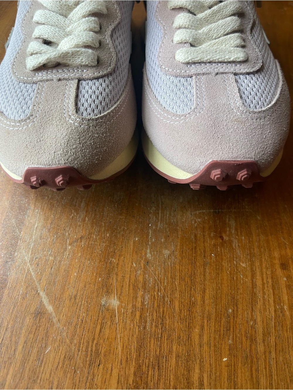 Veja V-10 Mesh Runner in Light purple and Cream - Picture 4 of 9